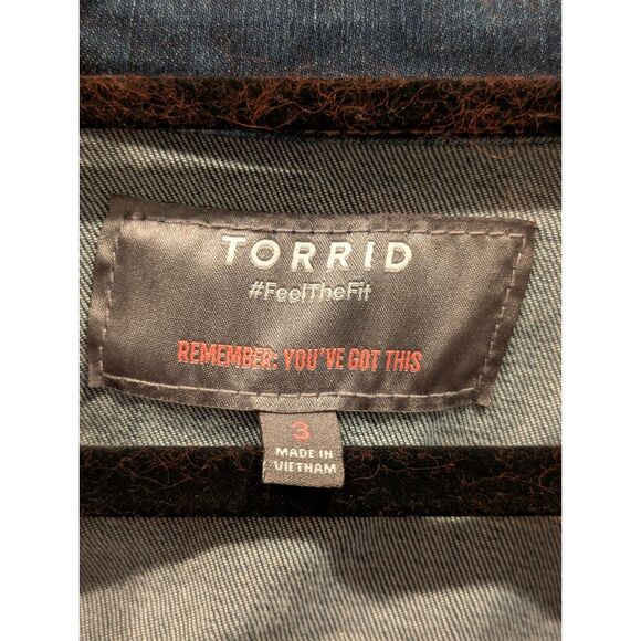 Torrid Classic Jean Jacket Plus Size 3X (22/24) Medium Wash Denim - Picture 2 of 7